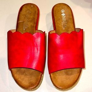 Beautiful for Christmas /New Year’s Eve if you don’t wanna wear that  5” heel